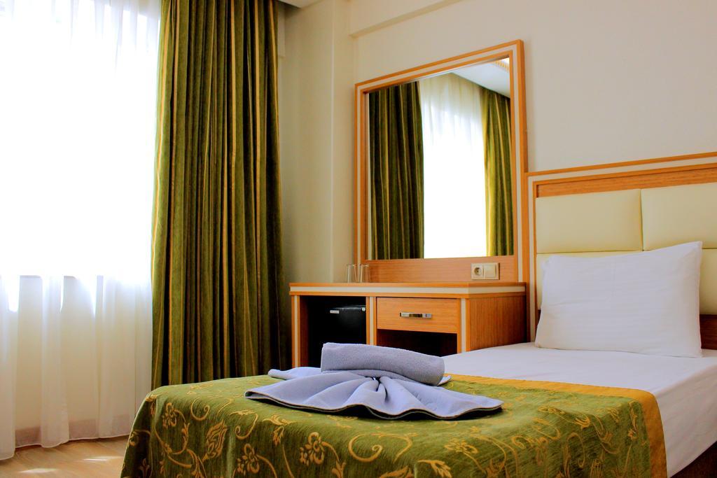 Hotel Buyuk Paris Istanbul Exterior photo